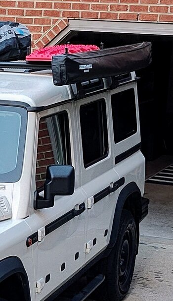 270 Batwing Awning by Rhino Rack