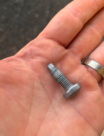 04_med strength thread locker.jpg