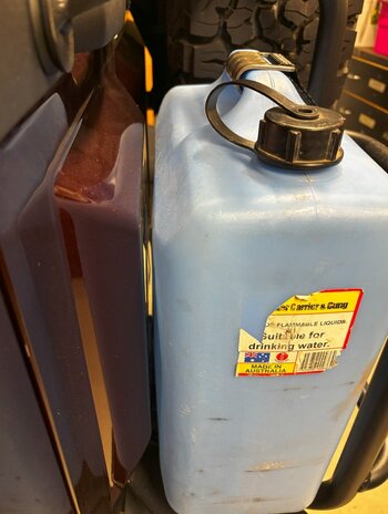 07_jerry can clearance secured.jpg