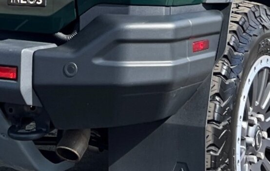 Rear right bumper section