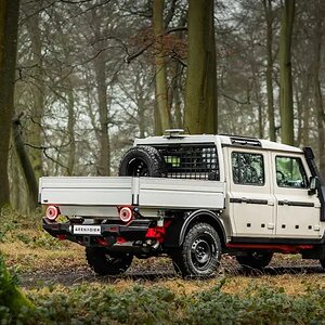 Quartermaster-chassis-cab_01.jpg