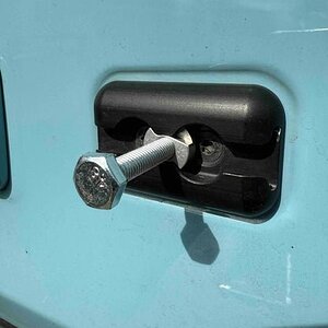 LTrackRailNuts1(1).jpg