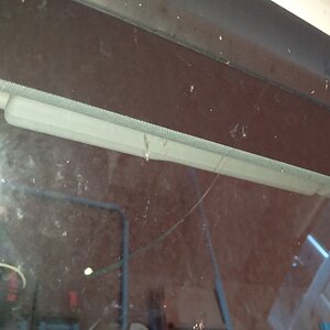 Windscreen Crack Grenadier.jpg