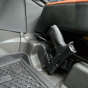 Media 'Magnet with gun.jpg' in category 'Thread Attachments'