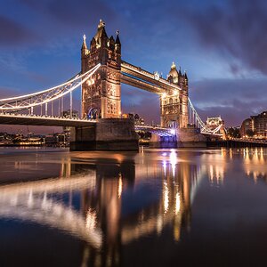 Tower_Bridge_at_Dawn.jpg